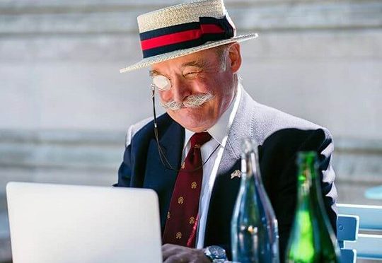 Medienkompetenz für Senioren foto by Metatdgt @ pexels